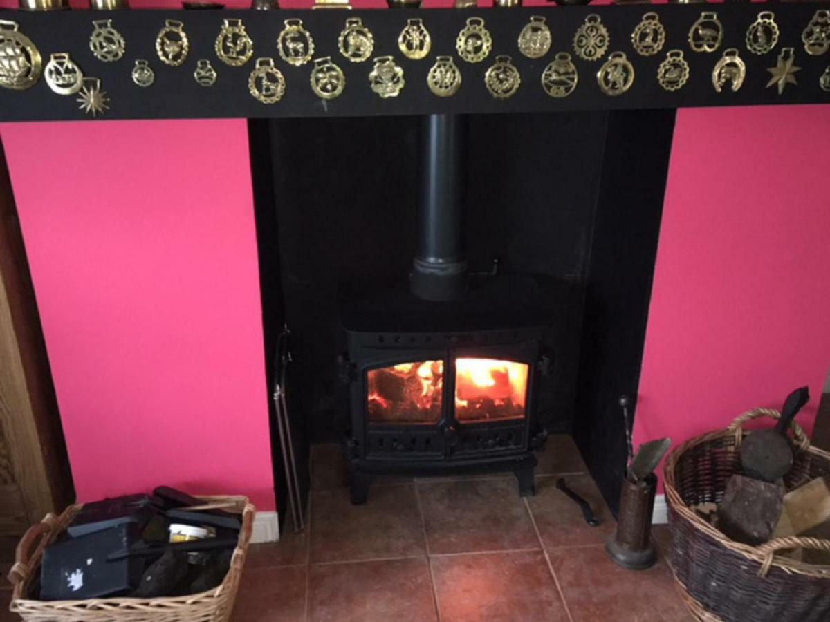 Tornaroan Cottage Ballycastle Exteriör bild